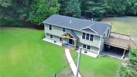 112 Cranberry Ridge Rd, Glocester, RI 02857