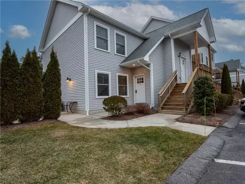 7 Jupiter Ln #E, Richmond, RI 02898