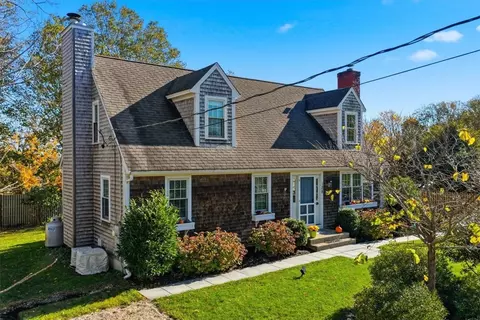 Exterior - 128 Maple Ave, Little Compton, RI 02837 photo 4 of 11