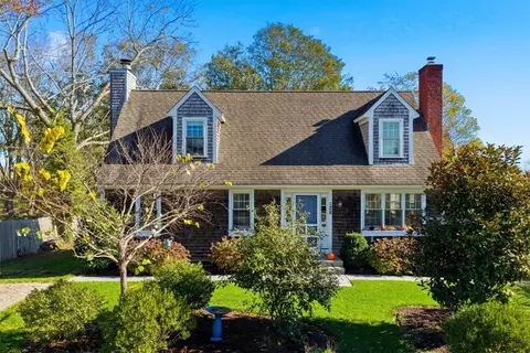 Exterior - 128 Maple Ave, Little Compton, RI 02837 photo 3 of 11