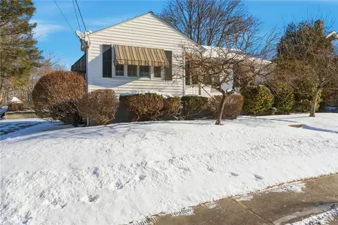Exterior - 92 Rockland Ave, Woonsocket, RI 02895 photo 3 of 10