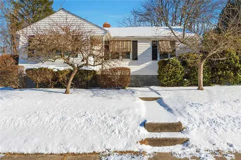 Exterior - 92 Rockland Ave, Woonsocket, RI 02895 photo 2 of 10