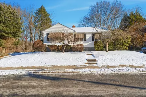 92 Rockland Ave, Woonsocket, RI 02895