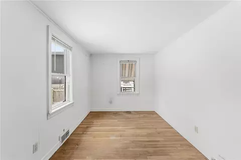 Bedroom - 92 Rockland Ave, Woonsocket, RI 02895 photo 8 of 10