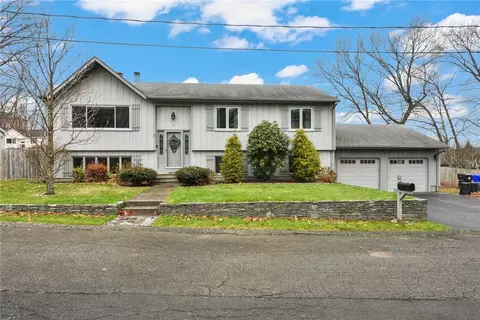 11 Genoa St, North Providence, RI 02904