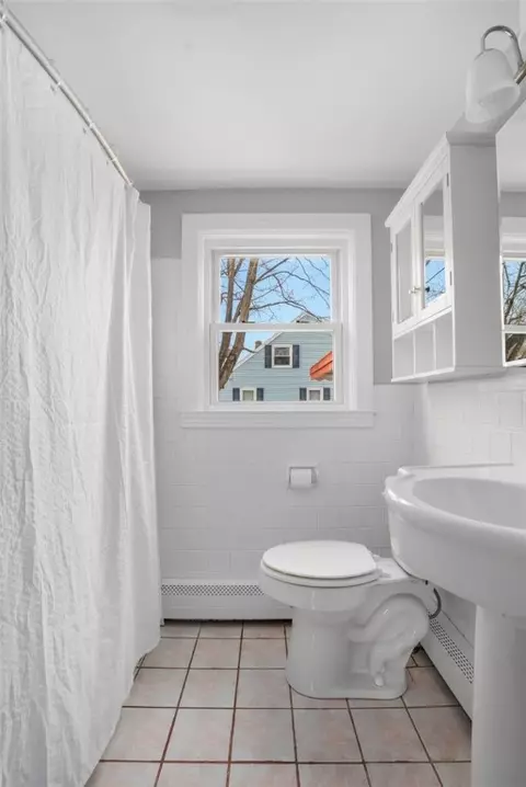 Bath - 77 Buttonwoods Ave, Warwick, RI 02886 photo 2 of 2