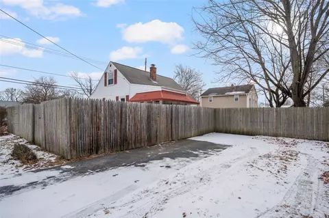 Exterior - 77 Buttonwoods Ave, Warwick, RI 02886 photo 6 of 12