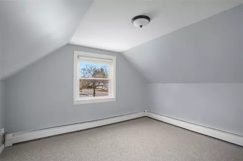 Bedroom - 77 Buttonwoods Ave, Warwick, RI 02886 photo 5 of 8