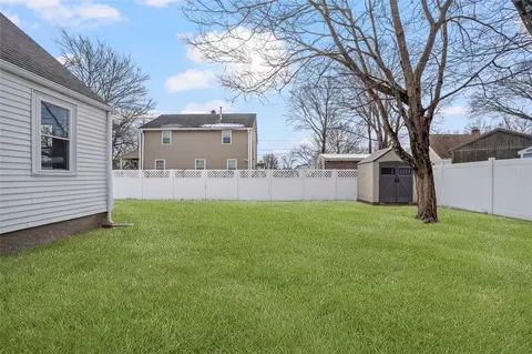 Exterior - 77 Buttonwoods Ave, Warwick, RI 02886 photo 8 of 12