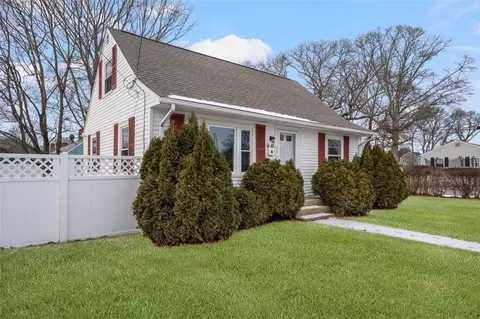 Exterior - 77 Buttonwoods Ave, Warwick, RI 02886 photo 1 of 12