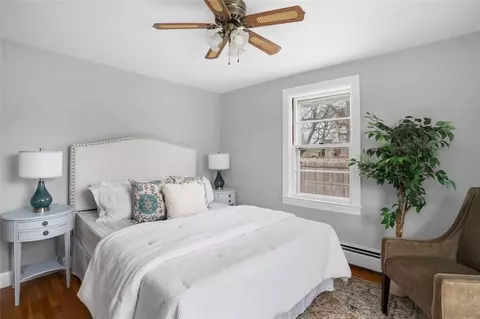 Bedroom - 77 Buttonwoods Ave, Warwick, RI 02886 photo 1 of 8