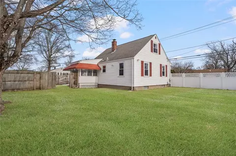 Exterior - 77 Buttonwoods Ave, Warwick, RI 02886 photo 3 of 12