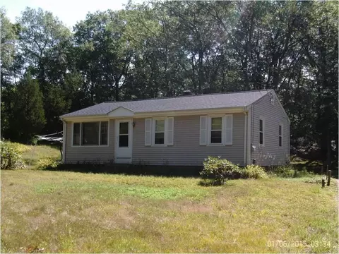 9 Colvintown Rd, Coventry, RI 02816