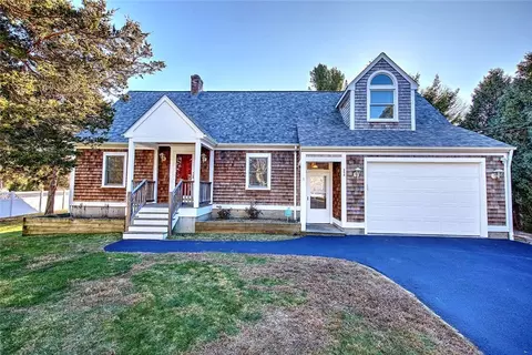 534 Curtis Corner Rd, Wakefield, RI 02879