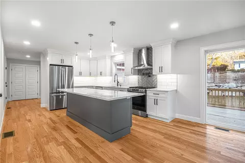 178 St Louis Ave, Woonsocket, RI 02895 photo 6
