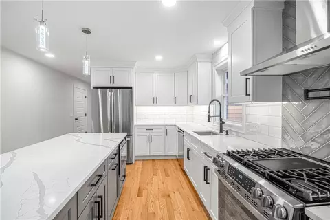 178 St Louis Ave, Woonsocket, RI 02895 photo 9