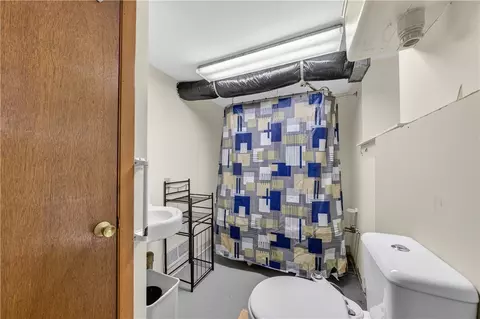 Bath - 499 Hanover St, Fall River, MA 02720 photo 4 of 4