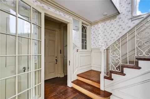 Entry Way - 499 Hanover St, Fall River, MA 02720 photo 1 of 2