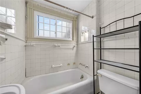 Bath - 499 Hanover St, Fall River, MA 02720 photo 3 of 4
