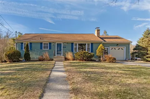 415 Chopmist Hill Rd, Glocester, RI 02814