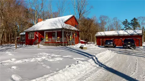 55 Howard Hill Rd, Foster, RI 02825
