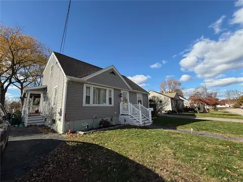 Exterior - 35 Welfare Ave, Warwick, RI 02888 photo 2 of 4