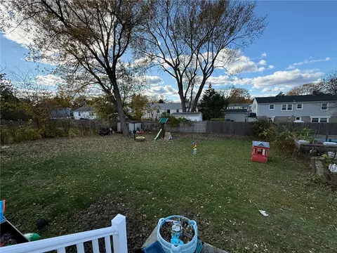 Exterior - 35 Welfare Ave, Warwick, RI 02888 photo 3 of 4