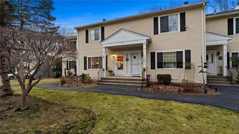 37 Eagle Run #37B, East Greenwich, RI 02818