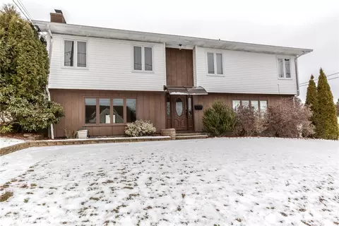 10 Mott St, Johnston, RI 02919