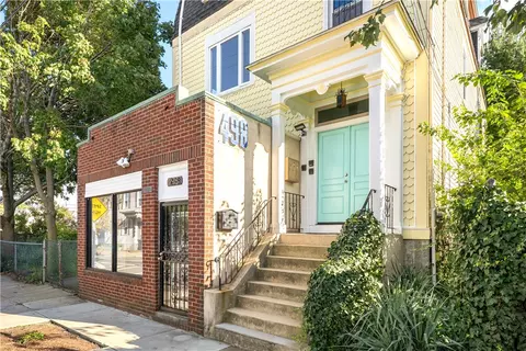 498 Washington St, Providence, RI 02903