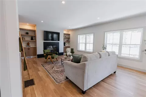 299 Jastram St, Providence, RI 02908