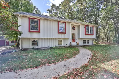 634 Buck Hill Rd, Burrillville, RI 02859