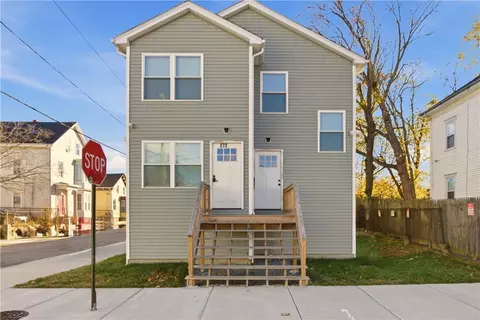 272 Sayles St, Providence, RI 02905