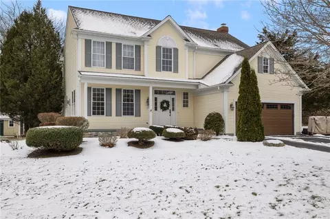 43 Wild Rose Ct, South Kingstown, RI 02879