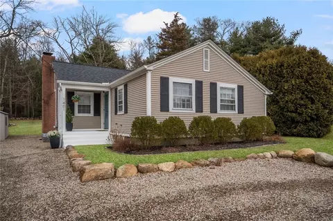 1401 Hope Rd, Hope, RI 02831