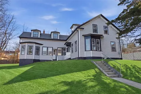 40 Youngs Ave, West Warwick, RI 02893