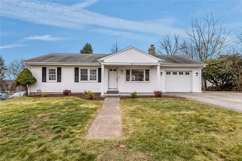 45 Valley View Dr, Cumberland, RI 02864
