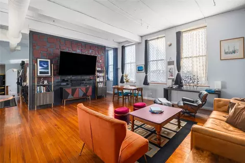 775 Potters Ave #3, Providence, RI 02907
