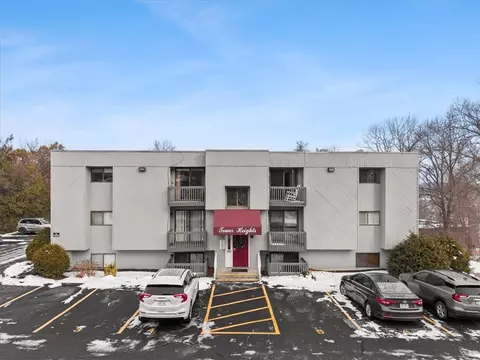 78 Saint Joseph St #9, Woonsocket, RI 02895