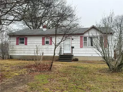 6 Holmes St, Westerly, RI 02891 photo 3