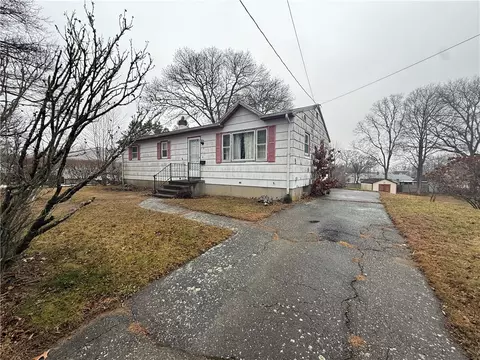 6 Holmes St, Westerly, RI 02891 photo 2