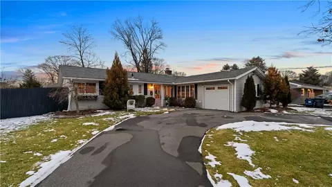 15 Shadbush Rd, Warwick, RI 02888