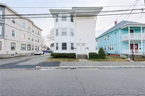 107 Hughes Ave, Pawtucket, RI 02861