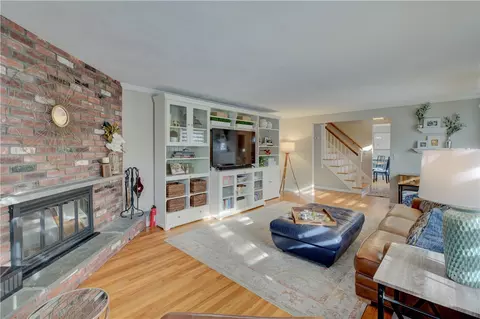 Living - 219 Brian Dr, Warwick, RI 02886 photo 2 of 3