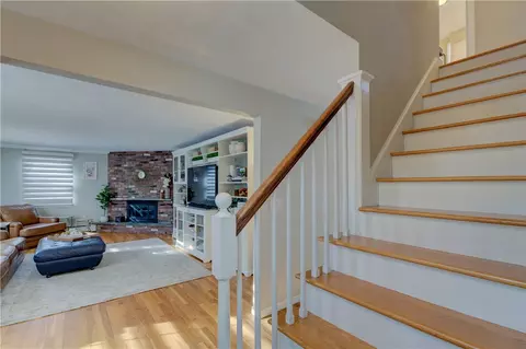 Entry Way - 219 Brian Dr, Warwick, RI 02886 photo 3 of 4