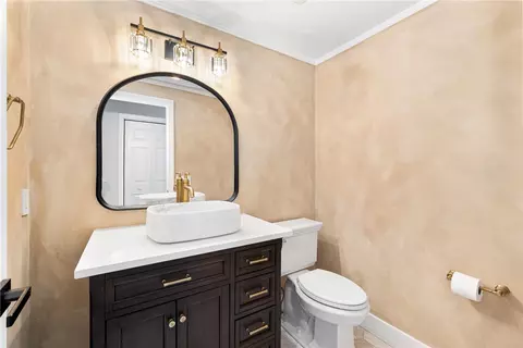 Bath - 143 Morse Ave, Warwick, RI 02886 photo 1 of 5
