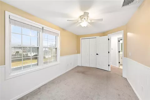 Bedroom - 143 Morse Ave, Warwick, RI 02886 photo 5 of 9