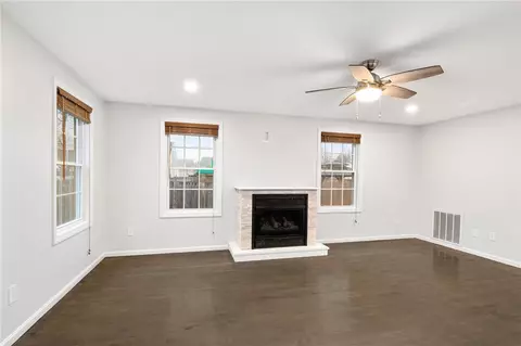 Living - 143 Morse Ave, Warwick, RI 02886 photo 3 of 5