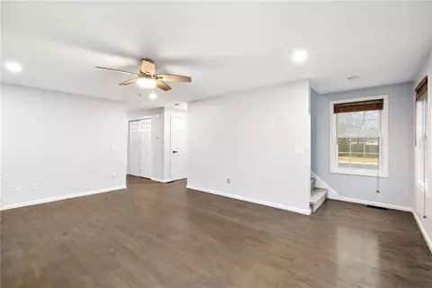 Living - 143 Morse Ave, Warwick, RI 02886 photo 5 of 5