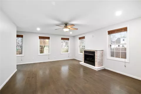 Living - 143 Morse Ave, Warwick, RI 02886 photo 1 of 5